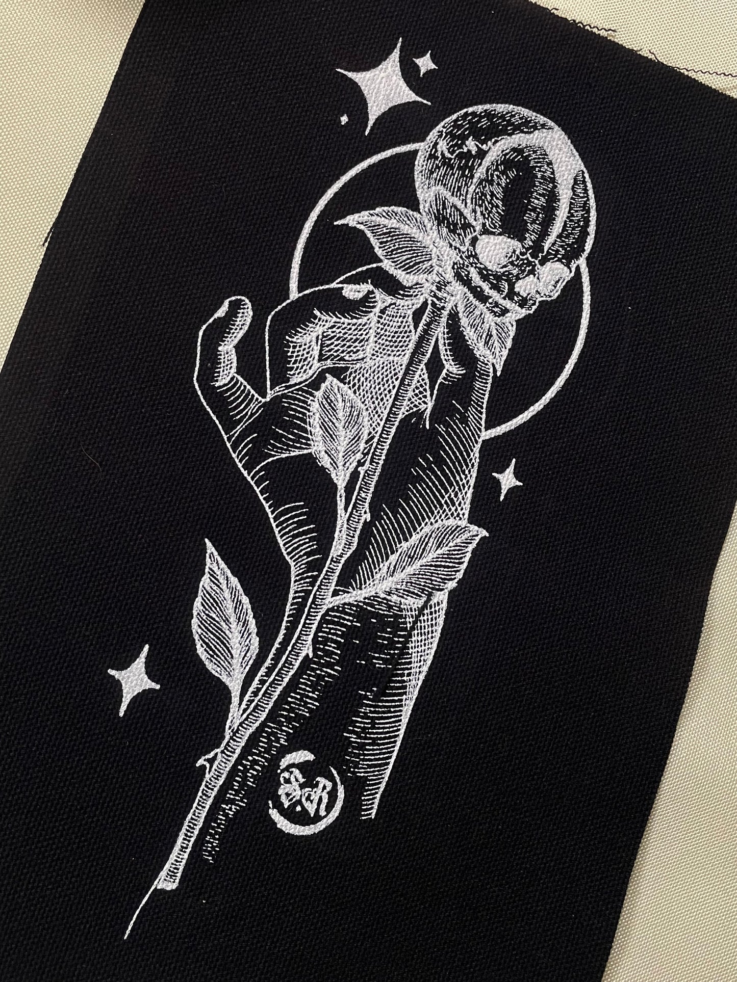Skull in hand patch
